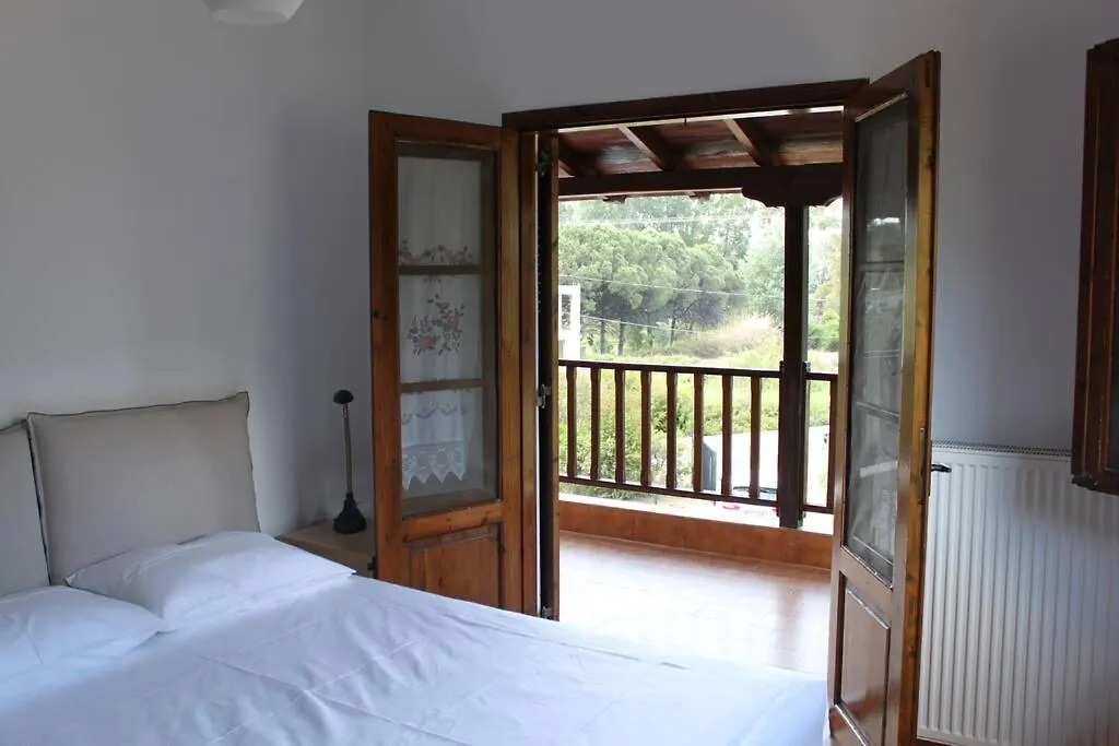 Villa Family House 250M Away From The Coast, With Big Garden Nikiti  Nikiti (Sithonia)