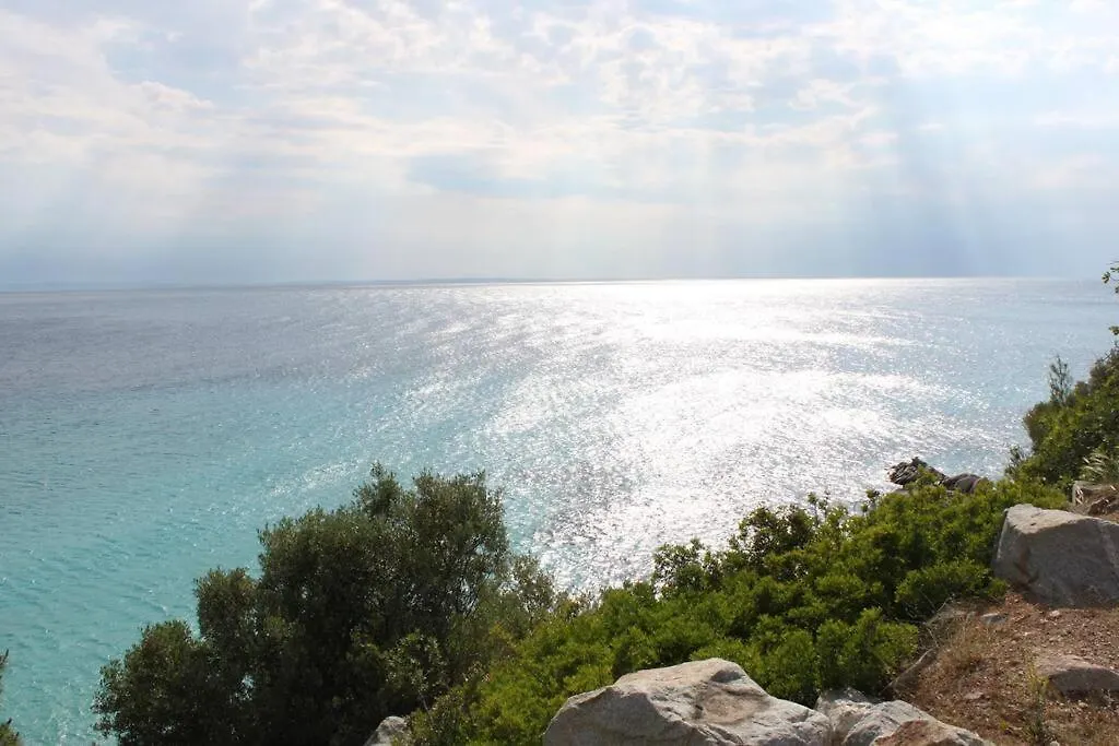 Ferienhaus Villa Family House 250M Away From The Coast, With Big Garden Nikiti